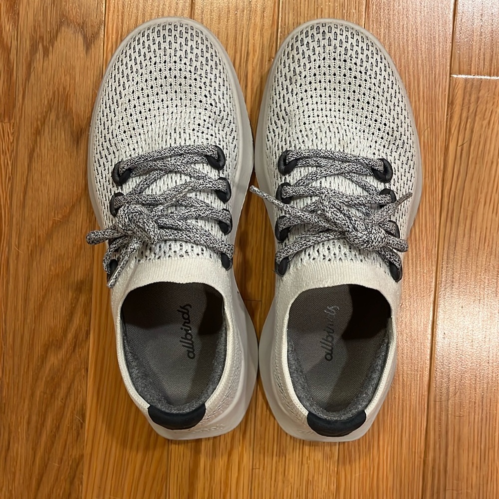 EUC Allbirds Tree Dasher - white/grey